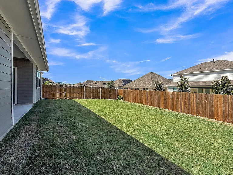 2608 Emerson Trl — Photo 29