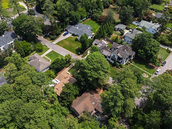 4th image of 1321 Hathaway Rd