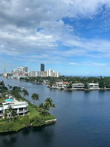 20515 E Country Club Dr APT 1042, Aventura, FL, 33180