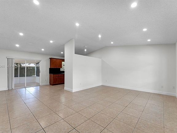 3rd image of 13830 SW 282nd St