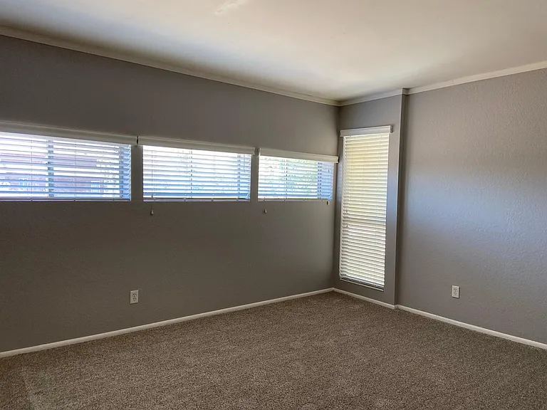 2693 E Oakleaf Dr — Photo 16