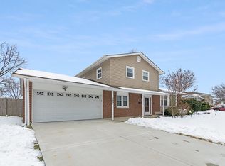 765 Plymouth Rd, Hoffman Estates, IL 60192