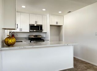 7631 Amazon Dr #4, Huntington Beach, CA 92647