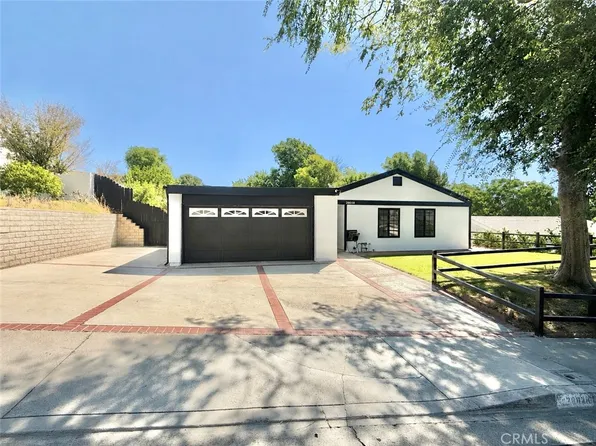 28038 Lakehurst Ave, Santa Clarita, CA 91351