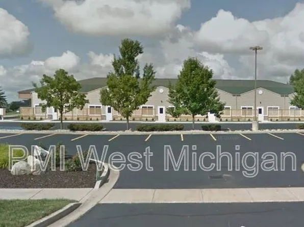 620 S Broadway St #6, Middleville, MI 49333