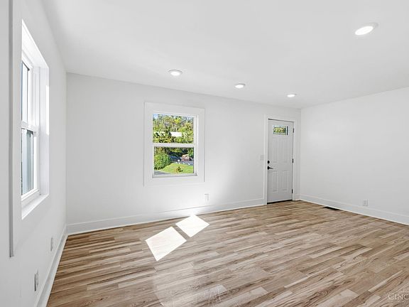 4th image of 6236 Stewart Rd