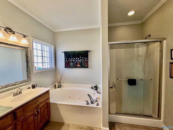 5th image of 206 Deerfoot Dr