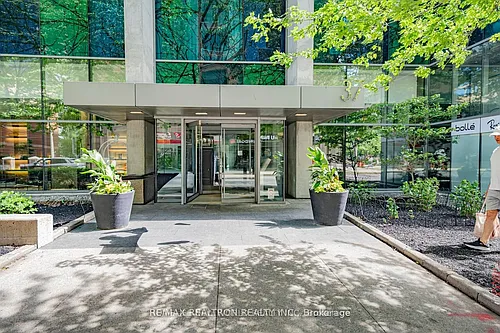 37 Grosvenor St #2002 Photo 1