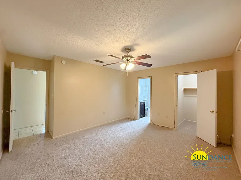 1112 Green Tree Ct — Photo 8