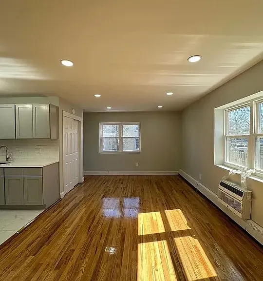 345 Franklin Pl #10 — Photo 2