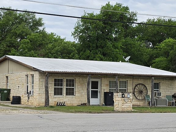 4th image of 9365 Live Oak Ln
