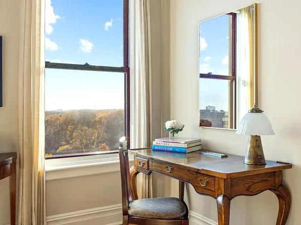 135 Eastern Parkway image 3 of 20