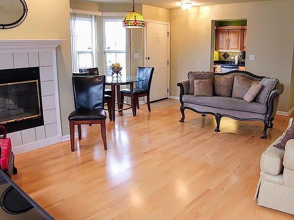 3rd image of 1735 Autumn Ave Unit C