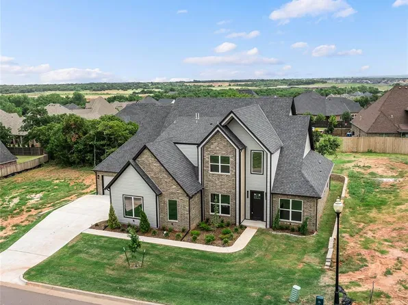 4548 Maple Ridge Dr, Edmond, OK 73034
