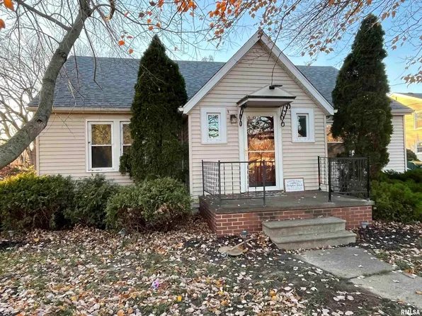 715 N High St, Port Byron, IL 61275