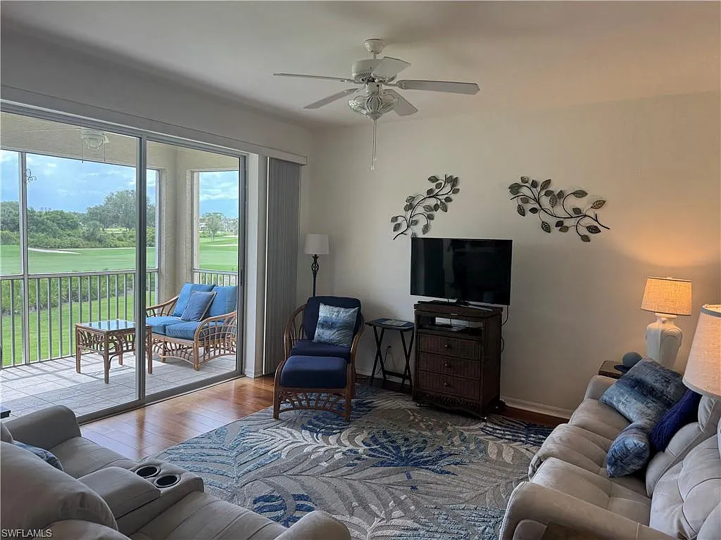 2 bed, 2.0 bath, 1162 sqft, $4,900 — Photo 3