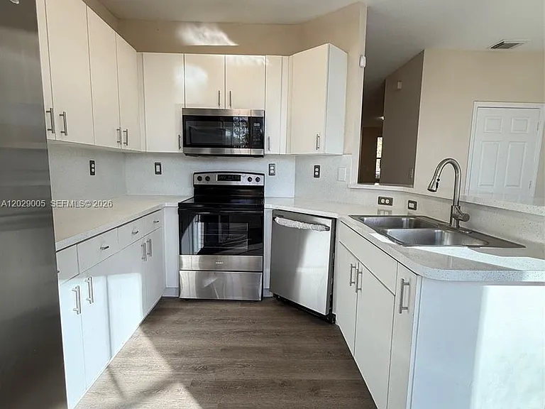 8528 SW 166th Pl #8528 — Photo 11