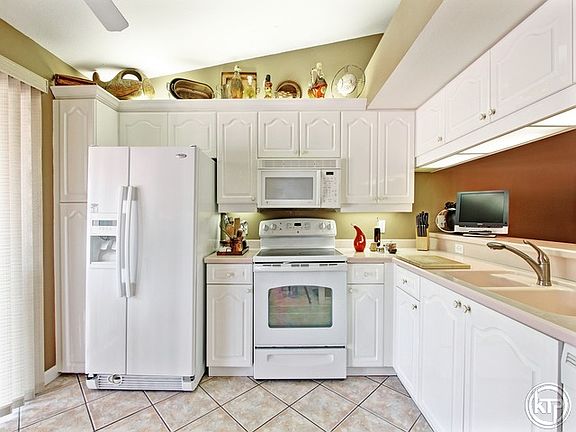 5th image of 2448 Hidden Lake Dr #1101