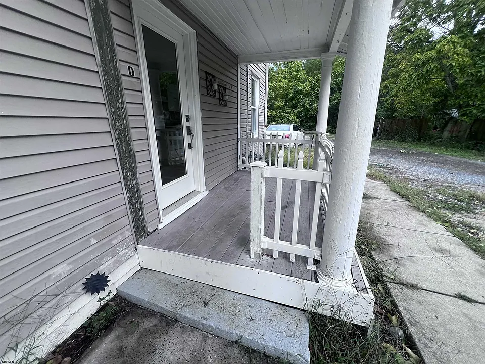 1403 Loretta Ave #D