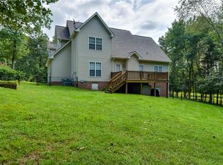 1070 Meeks Cemetery Rd, Burns, TN 37029