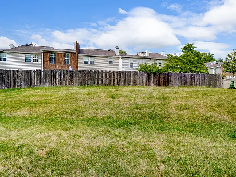 8064 Hetz Dr — Photo 52