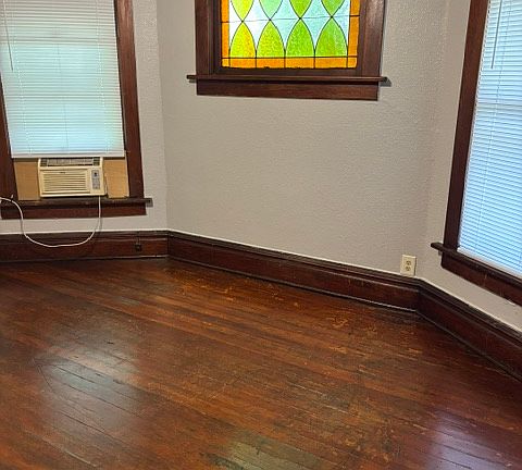 3rd image of 214 N 12th St APT 3