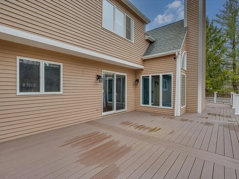 745 Iris Ct — Photo 33