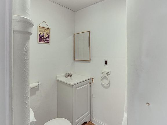 4th image of 253 North St #3