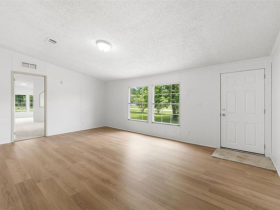 5th image of 15591 NE 46th St