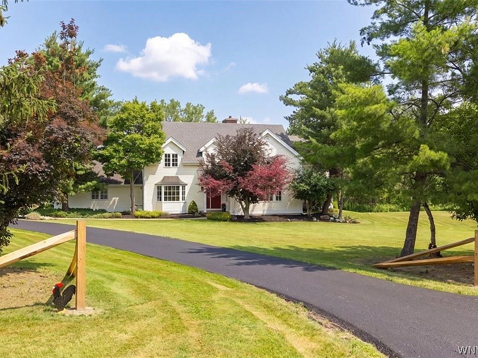 1st image of 40 W Gate Dr