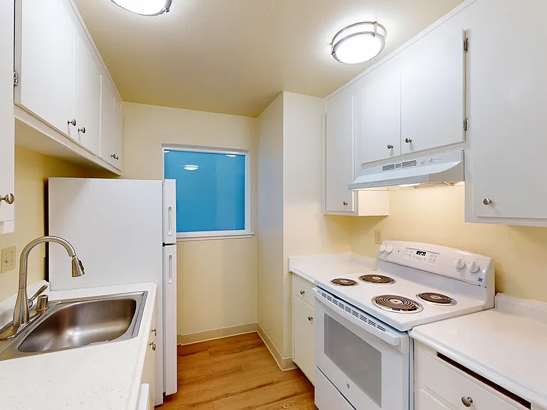 541 Alameda Del Prado #207 — Photo 2