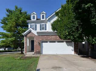3301 Timbercross Pl, Saint Charles, MO 63301