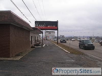 3rd image of 1641 N Bridge St