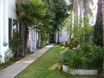 3rd image of 808 N Poinsettia Pl #15