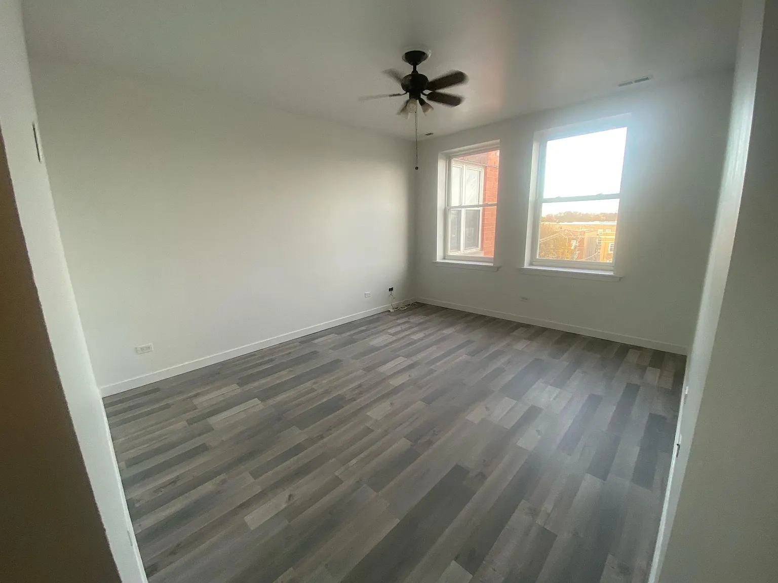 3550 W Montrose Ave — Photo 3