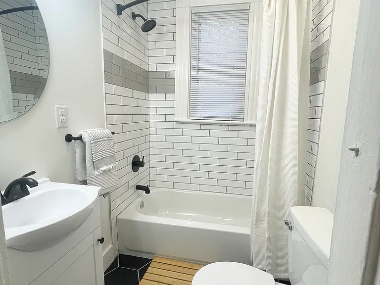 1503 Rogers St — Photo 5