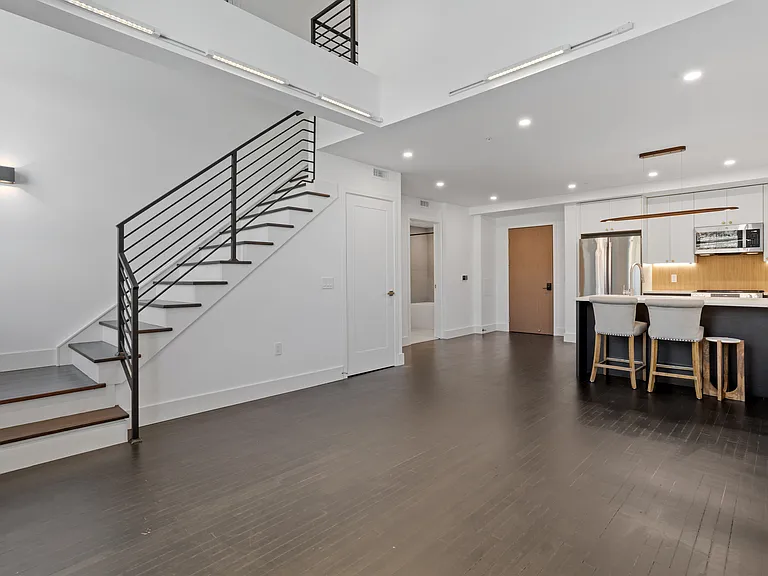 The Roe at Manayunk Apartments and Townhomes — Photo 12