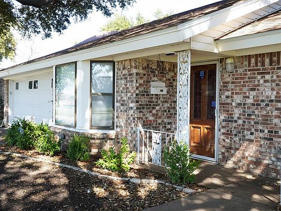 2nd image of 411 Wilshire Dr