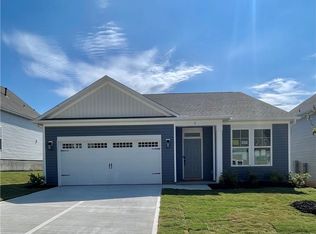 3 Halsey St, Central, SC 29630