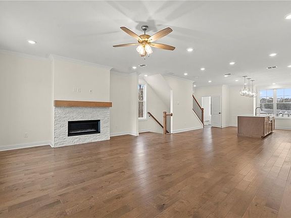 7th image of this home