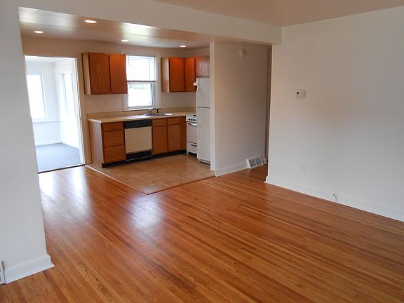 4th image of 301 Pilgrim Ln Floor 1
