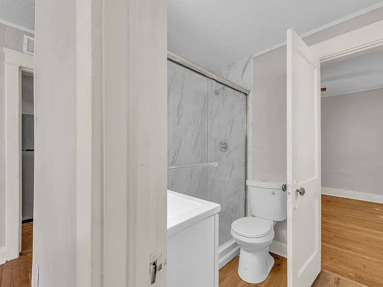 4220 Harrison St — Photo 16