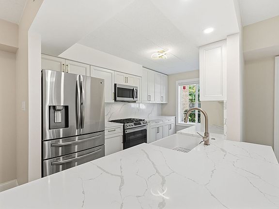 3rd image of 12928 W 159th St APT 1C