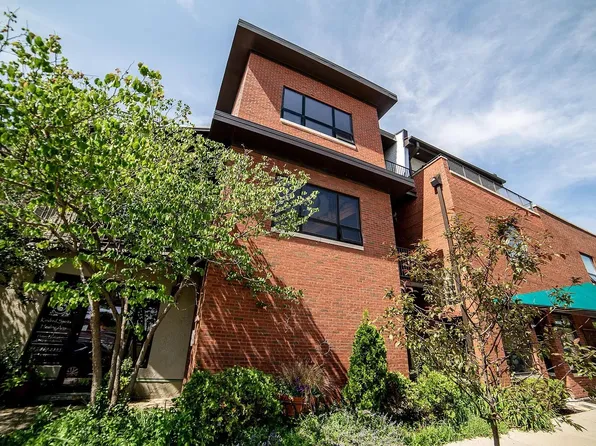1607 Simpson St #2W, Evanston, IL 60201