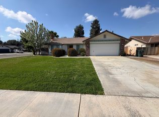 420 Benjamin Ct, Exeter, CA 93221