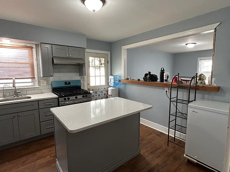 521 Burnham Rd — Photo 5