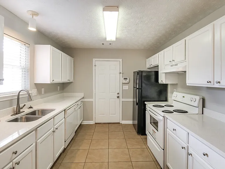 4302 Marci St — Photo 6