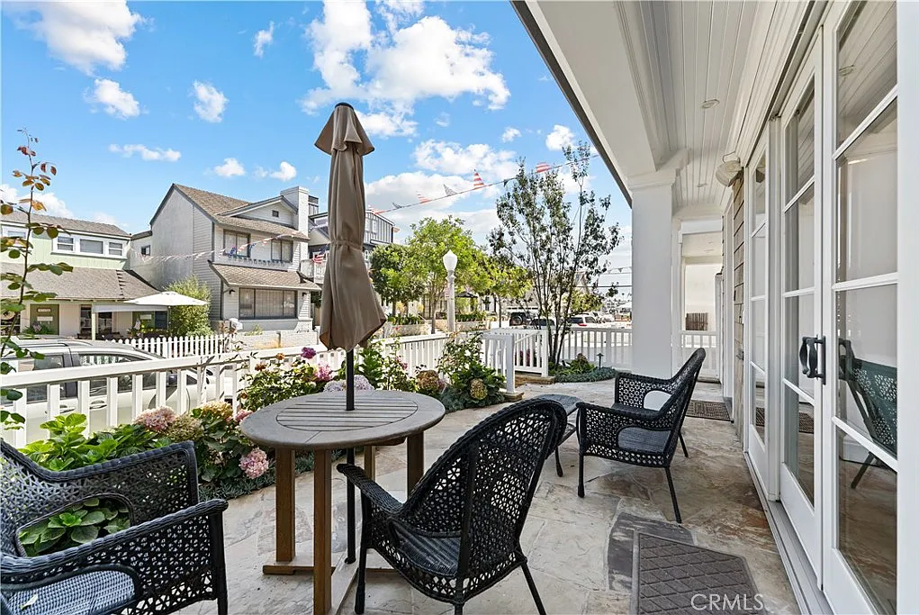 3 bed, 3.5 bath, 2485 sqft, $18,500 — Photo 4