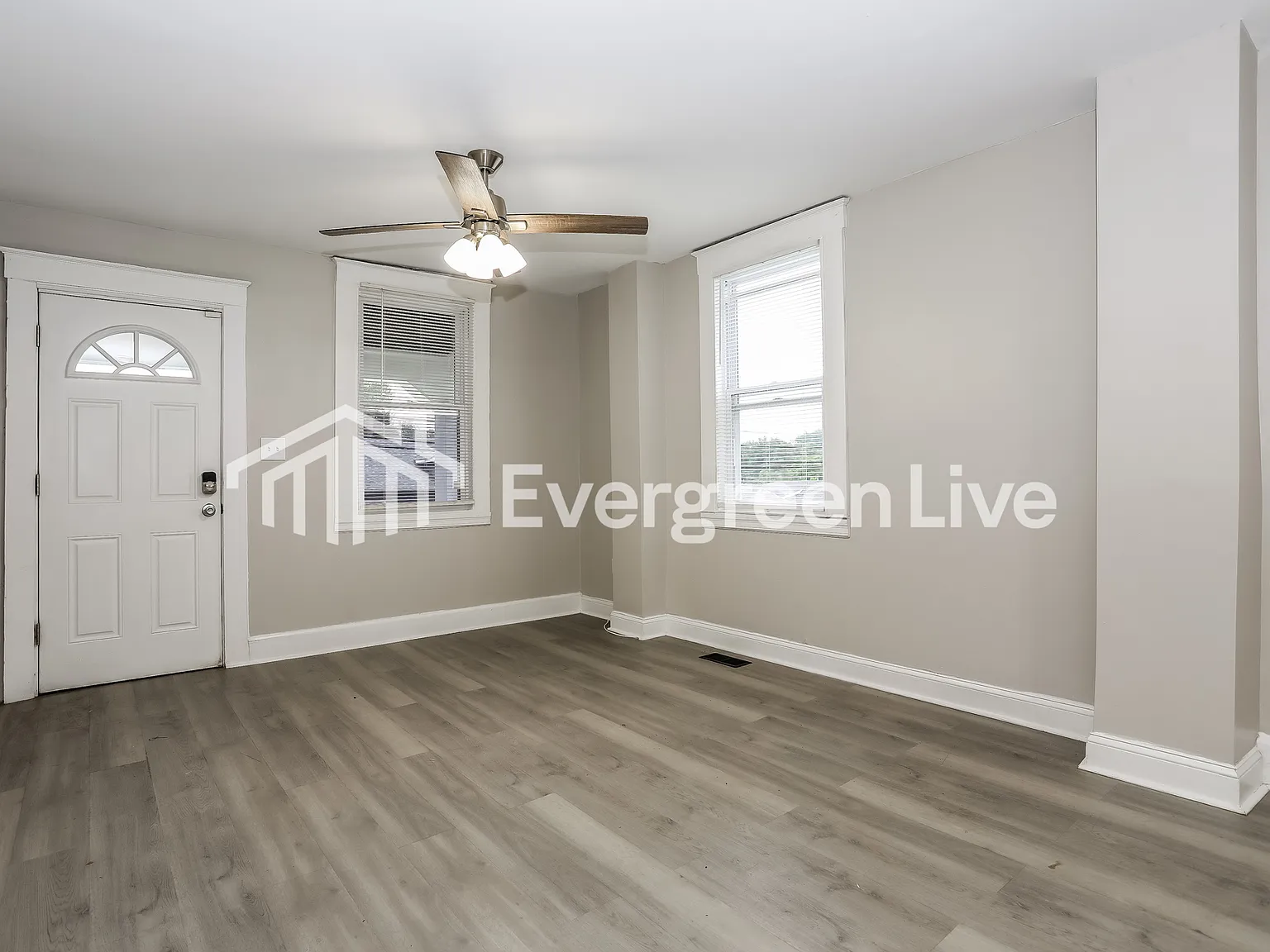 4 bed, 2.0 bath, 1374 sqft, $2,395 — Photo 3