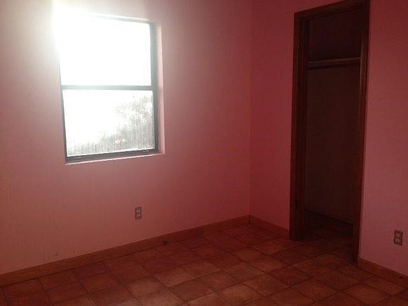 5th image of 101 W Elvira
